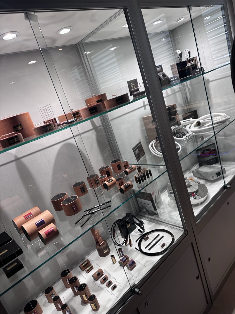 The Duelund display case - oozing quality.